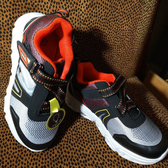 "LIGHTS UP"!!! ATHLETIC WORKS- NWT Boys Valco Closure Strap Tennis Shoes Size 3 - Picture 3 of 7